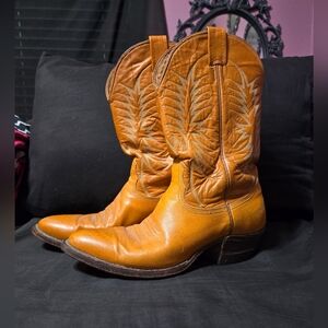 Vintage NOCONA Mens Size 9.5 boots Tan Stitched Leather